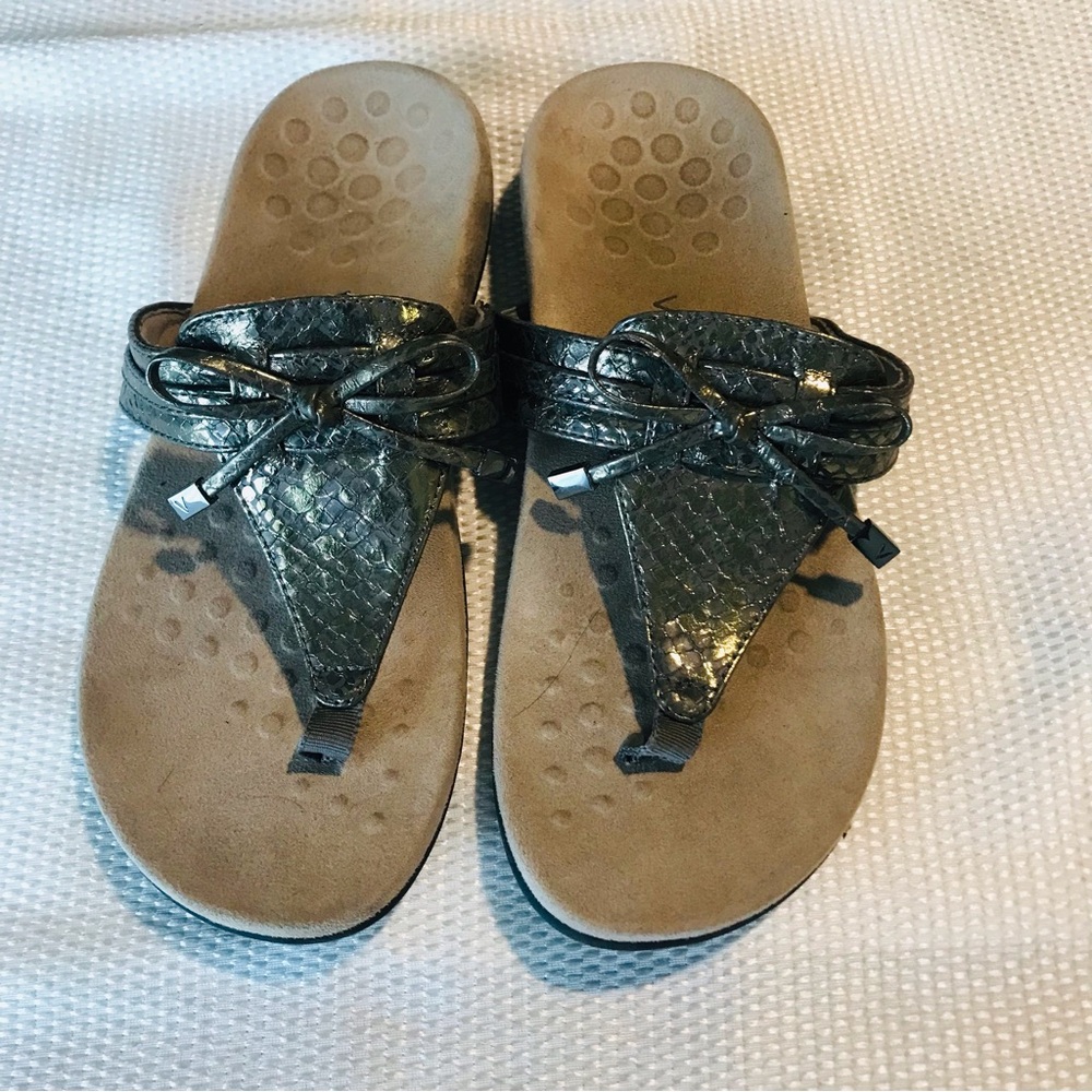 Vionic Women's Metallic Sandals